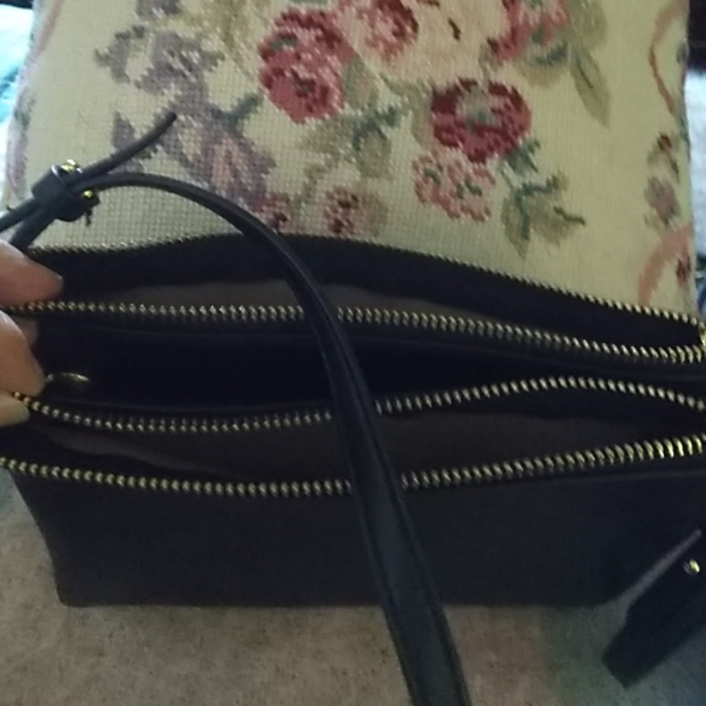 Old navy multi pocket crossbody bag